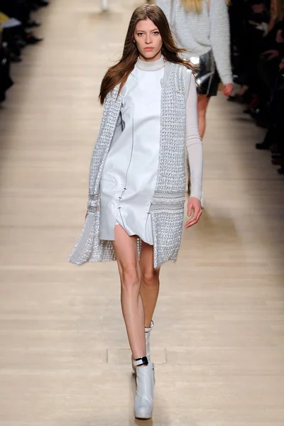 Look 9